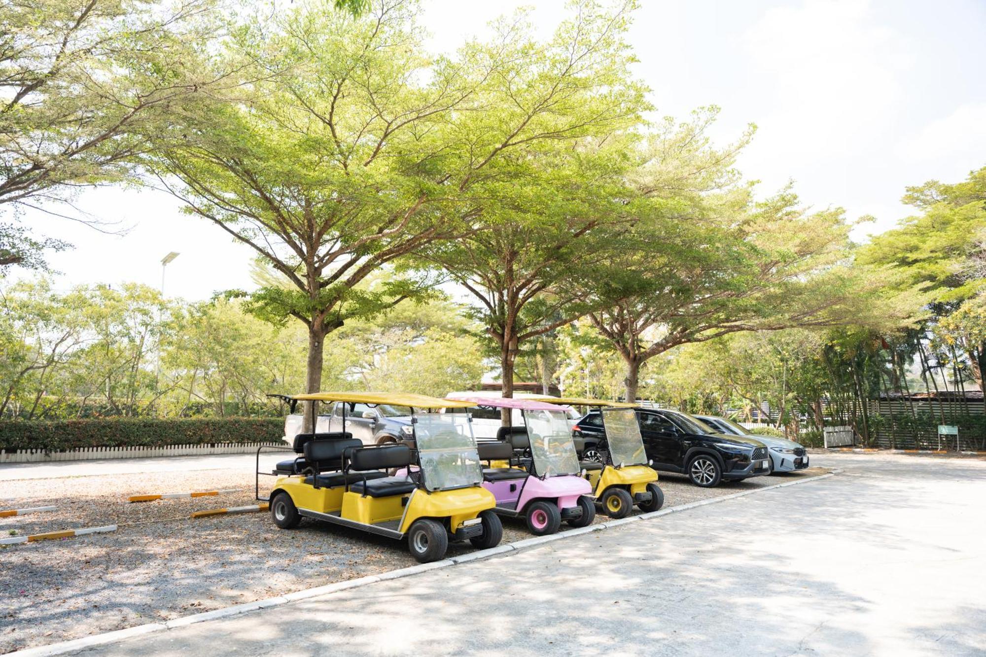 Villa Reina Resort Nong Nam Daeng 외부 사진