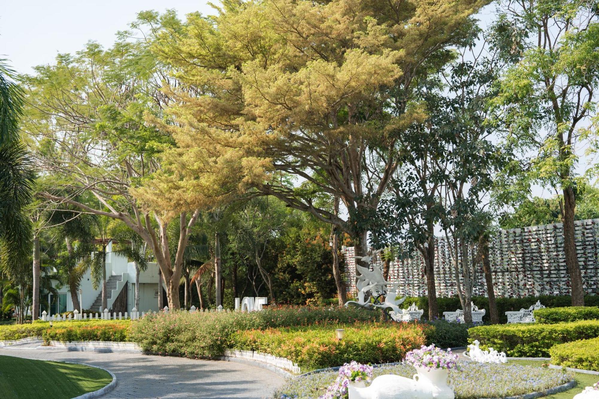 Villa Reina Resort Nong Nam Daeng 외부 사진