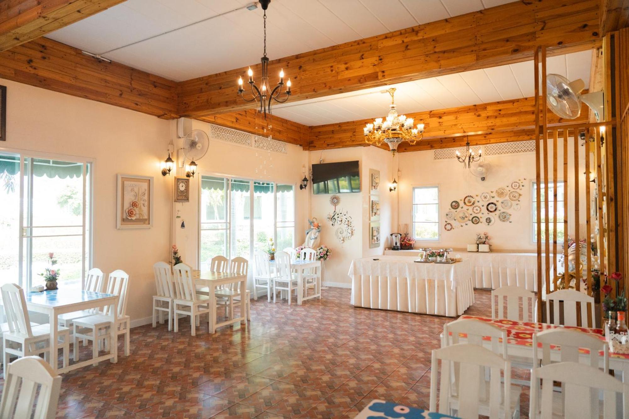 Villa Reina Resort Nong Nam Daeng 외부 사진