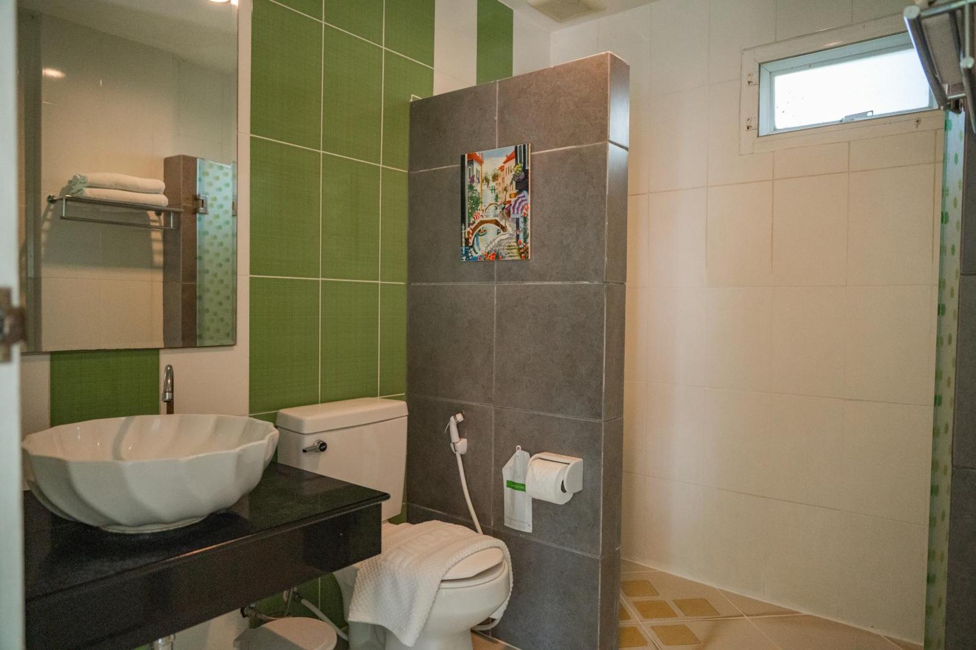 Villa Reina Resort Nong Nam Daeng 외부 사진