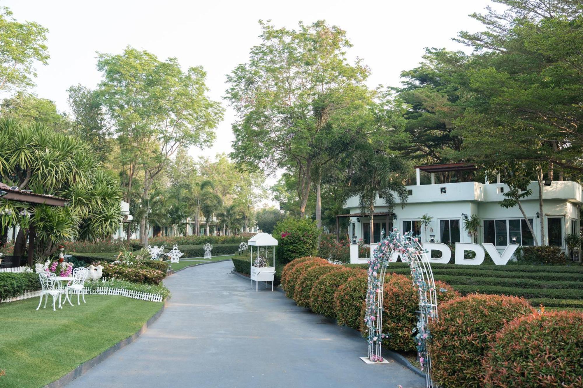 Villa Reina Resort Nong Nam Daeng 외부 사진